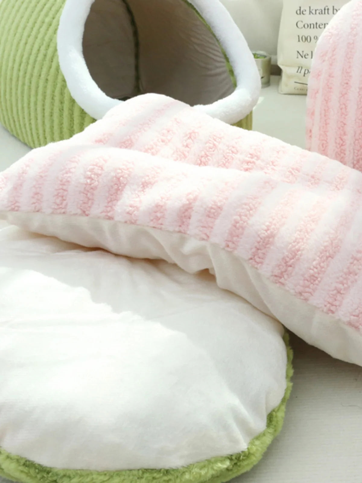 Trendy Pet Bed Four Seasons Universal Portable  Dog Bed Cartoon Striped Stand Hole Medium Small  Dog Daily Use Bed