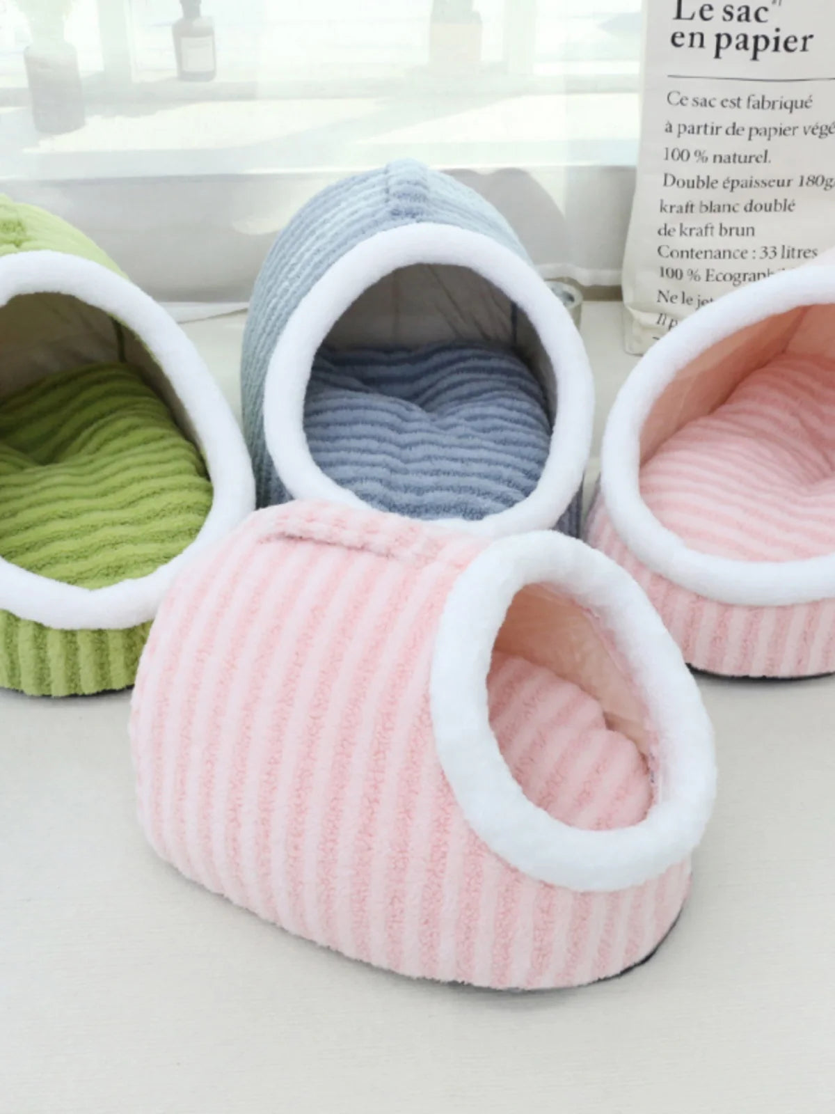 Trendy Pet Bed Four Seasons Universal Portable  Dog Bed Cartoon Striped Stand Hole Medium Small  Dog Daily Use Bed